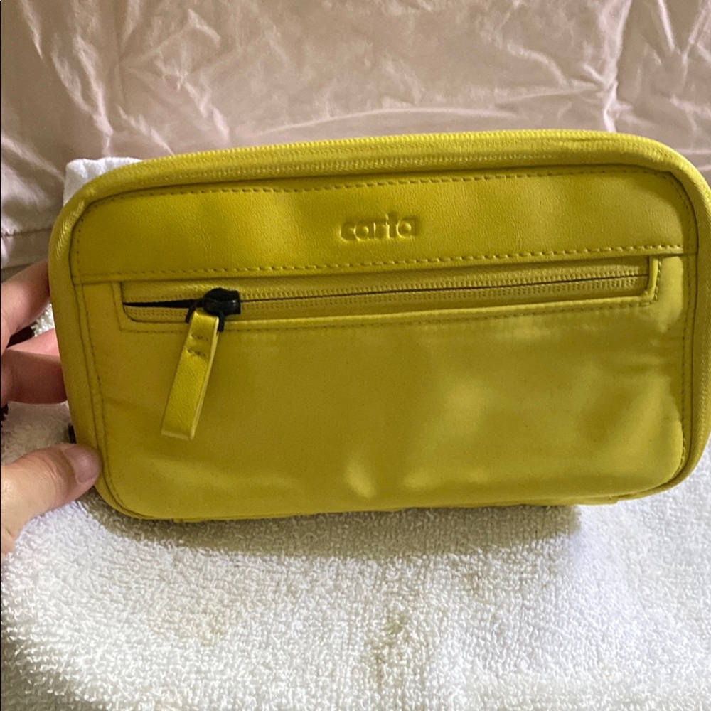 Carta Yellow and Black Travel Wallet